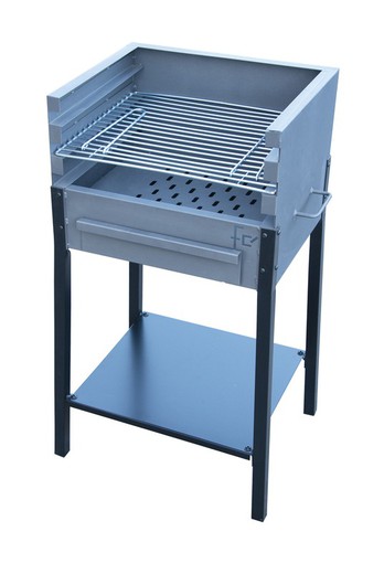 Flores Cortes charcoal or wood barbecue with 3 cooking heights of 50x40x100 cm.