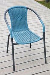 chaise bleue de base avec bras