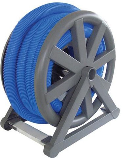 reel with hose 9m and 38mm in diameter.