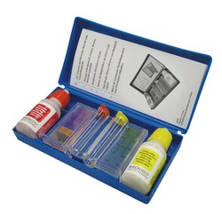 Pool water analysis kit (pH and chlorine)