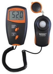 Digital electronic light intensity meter