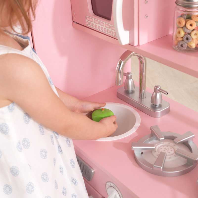 KidKraft Cucina Giocattolo in Legno Vintage Rosa, con telefono giocattolo e  frigorifero vintage, giochi per bambini 3+ anni, 53179, Esclusivo  :  .it: Giochi e giocattoli